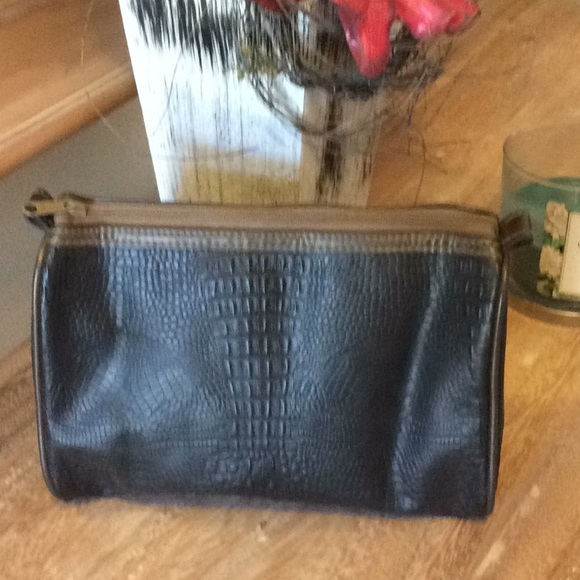 Imitation croc essentials bag - Picture 3 of 7